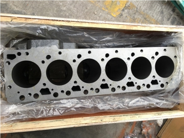 6D102發動（dòng）機缸體
